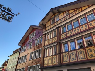 Bunt bemalte Häuser in Appenzell